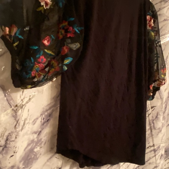 Willow Black Blouse with floral mesh sleeves - Picture 2 of 4
